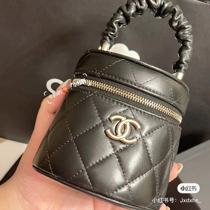 Handbag Chanel size 13×13×11 cm