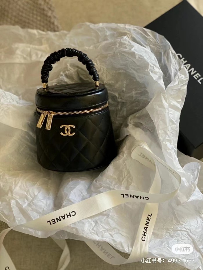 Handbag Chanel size 13×13×11 cm
