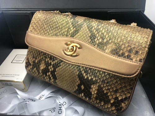 Handbag Chanel size 24.5cm*15.5cm*8.5 cm