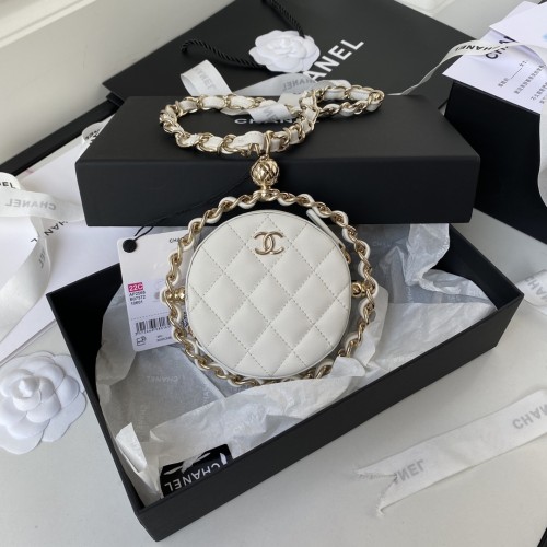 Handbag Chanel AP2568 size 17X14x2.4 cm