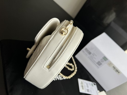 Handbag Chanel size 18cmx17cmx5 cm