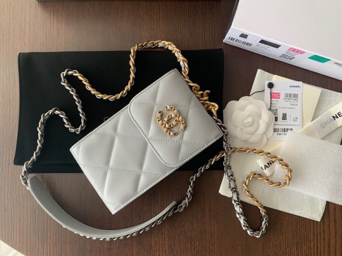 Handbag Chanel AP1773 size 18.5cmx10cmx2.5 cm