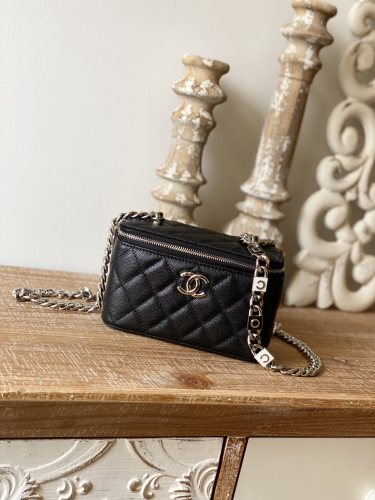 Handbag Chanel 81194 size 17 cm