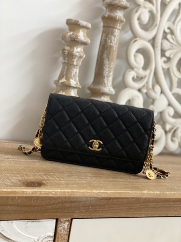 Handbag Chanel AP81234 size 19 cm