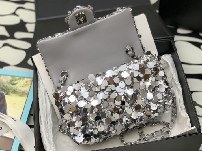 Handbag Chanel size 20 cm