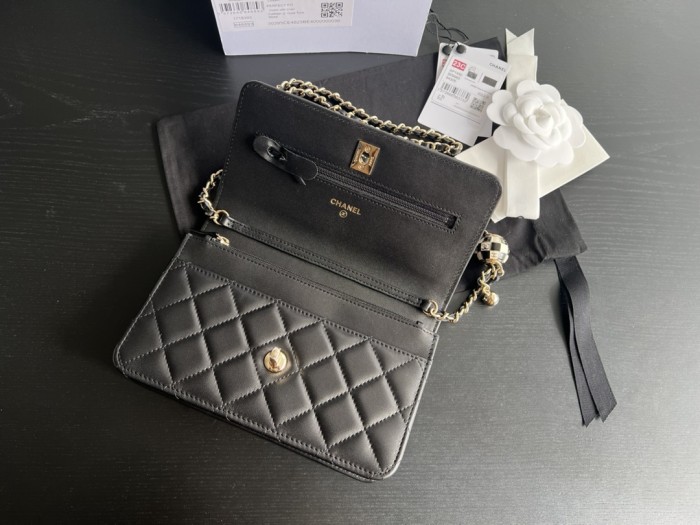 Handbag Chanel AP2303 size 19 cm