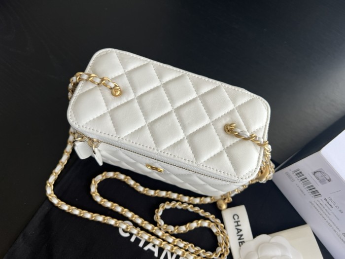 Handbag Chanel AP2303 size 17cmx9.5cmx8 cm