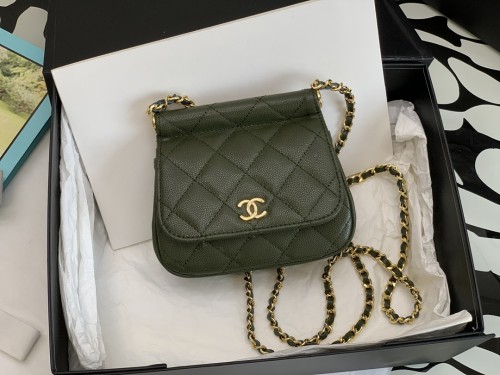 Handbag Chanel 3005 size 12.5*14*6 cm