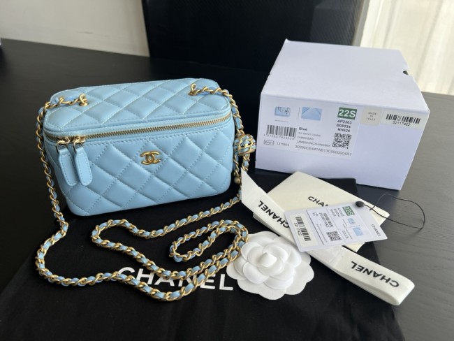 Handbag Chanel AP2303 size 17cmx9.5cmx8 cm
