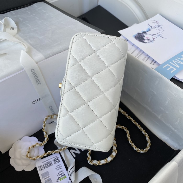Handbag Chanel AS3648 size 17X14.5X7.5 cm
