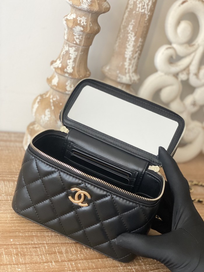 Handbag Chanel 81230 size 16 9.5 8 cm