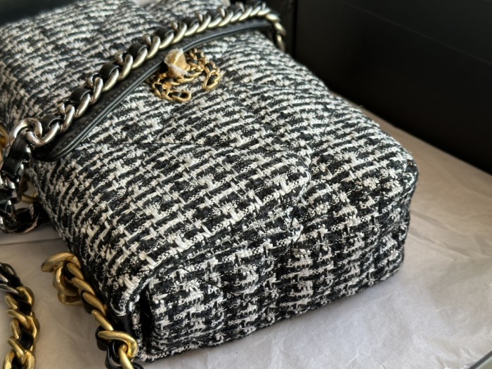 Handbag Chanel AS1161 size 30 CM