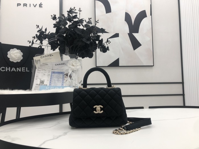 Handbag Chanel AS2215 size 𝟏𝟑*𝟏𝟗*𝟗 𝑐𝑚