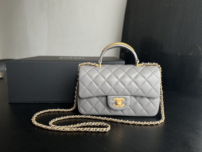 Handbag Chanel 2431 size 20cmx12cmx6 cm