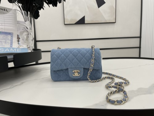 Handbag Chanel size 20 cm