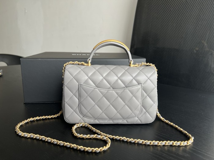 Handbag Chanel 2431 size 20cmx12cmx6 cm