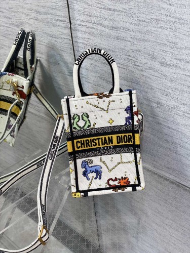 Handbag Dior size 13.5*5*18 cm