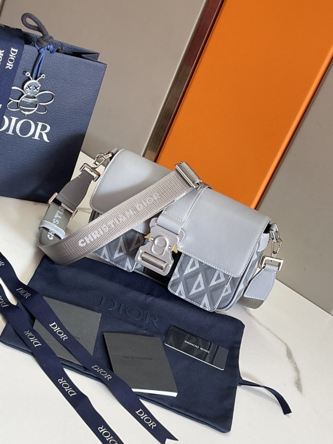 Handbag Dior 93369 size 27 x 17 x 9 cm