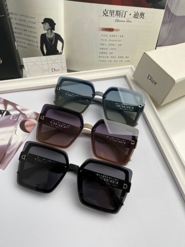 sunglasses Dior 7111