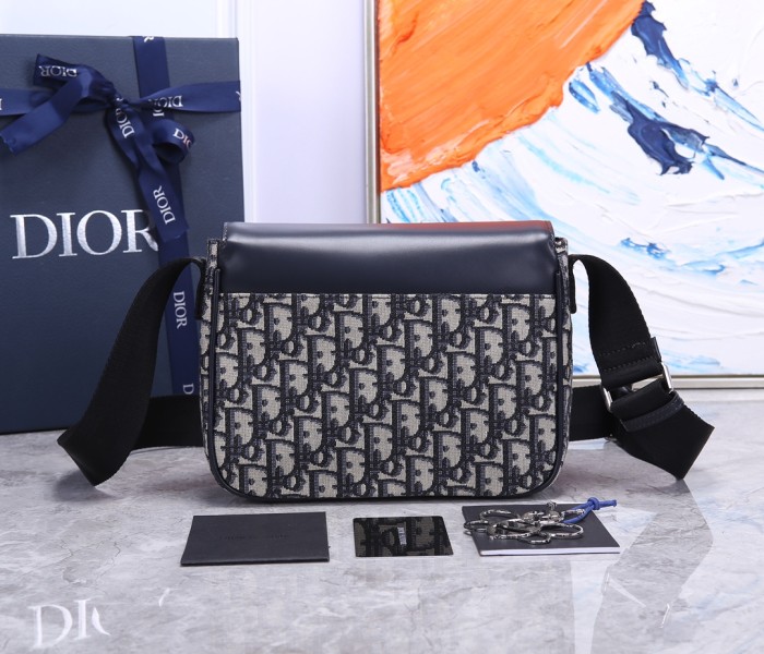 Handbag Dior M93311 size 24cm×19cm×4.5 cm