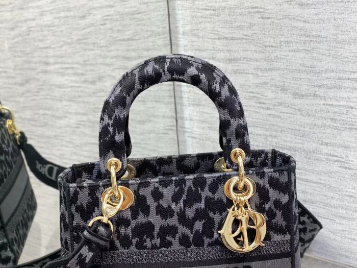 Handbag Dior size 24 cm