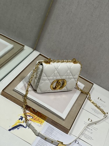 Handbag Dior 1200 size 20 cm