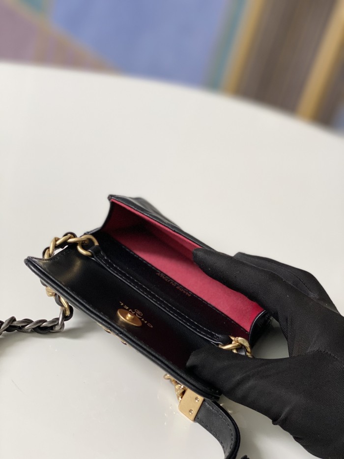 Handbag Chanel 81166 size 12 8.5 2.5 cm