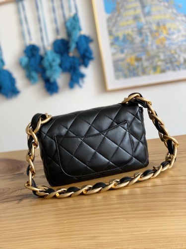 Handbag Chanel 3214 size 17*21*6