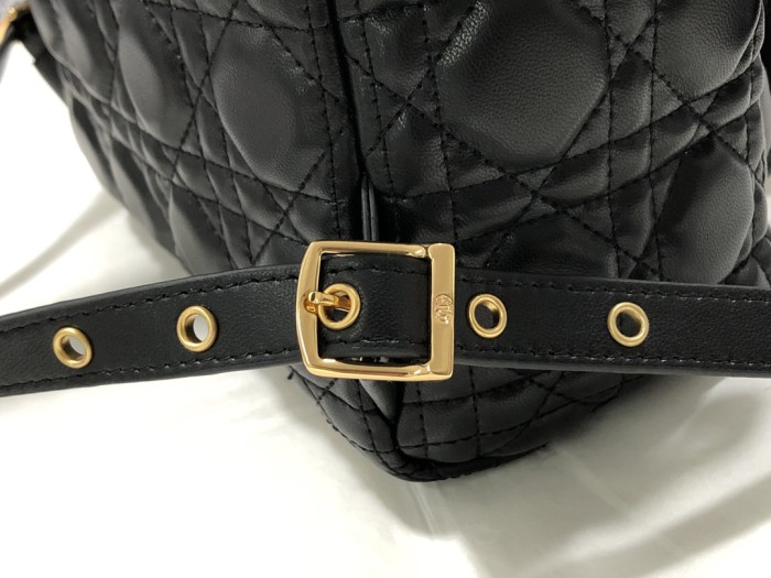 Handbag Dior M9221 size 21.5 x 31.5 x 13 cm