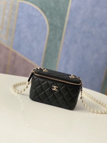 Handbag Chanel 81192 size 9.5-17-8 𝗰𝗺