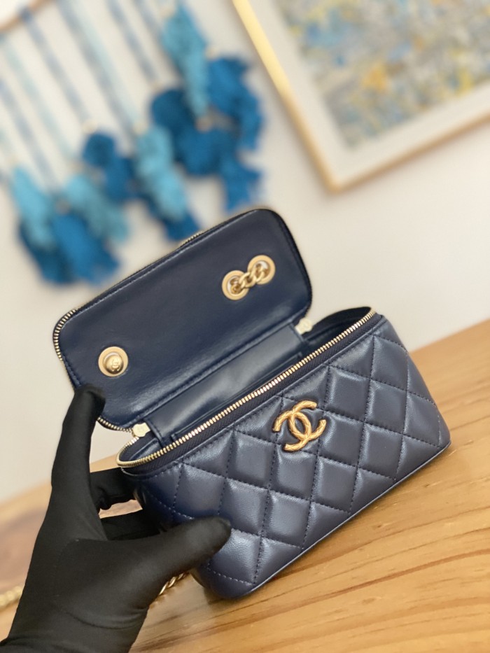 Handbag Chanel 81222 size 16.5 cm