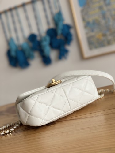 Handbag Chanel 3474 size 15*20*8 cm