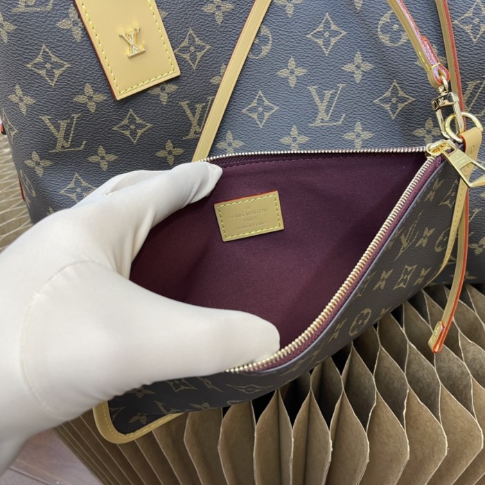 Handbag Louis Vuitton M46197 size 39 x 30 x 15 cm