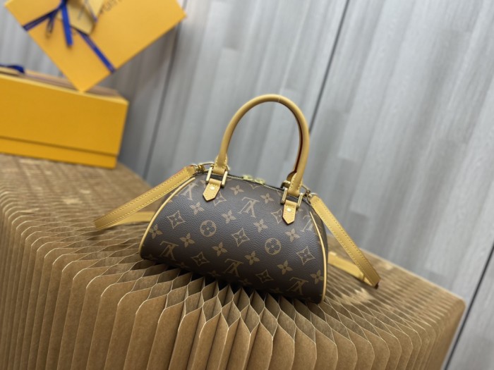 Handbag Louis Vuitton M50202 size 23 × 13 × 14 cm