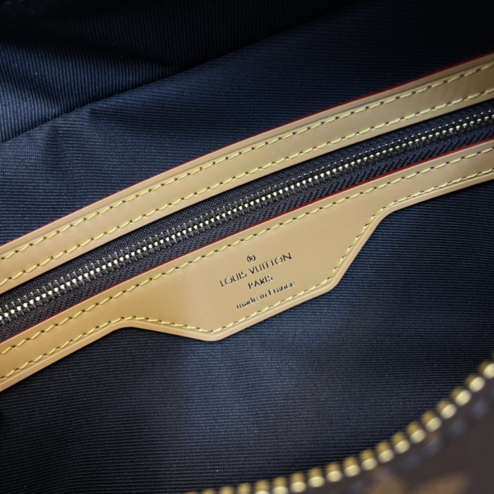 Handbag Louis Vuitton M46321 size 26-10-16 cm