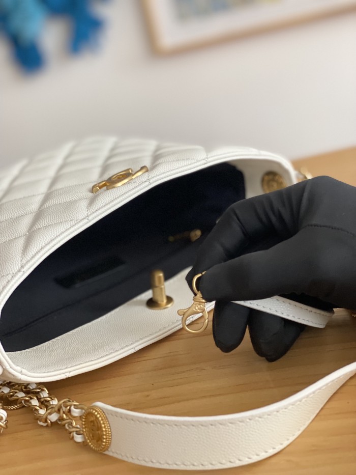 Handbag Chanel 3400 size 25.5*21.5*8 cm
