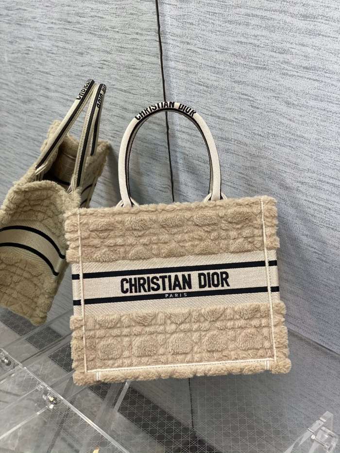 Handbag Dior size 26*8*22 cm