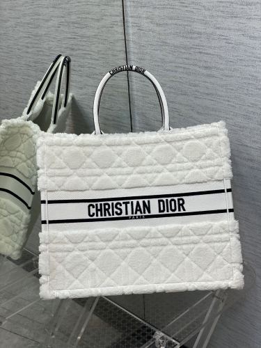 Handbag Dior size 42*35*18 cm