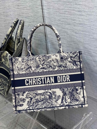 Handbag Dior size 36*18*28 cm