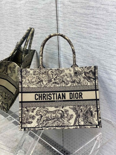 Handbag Dior size 36*18*28 cm