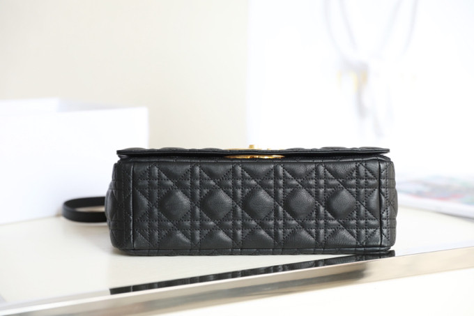 Handbag Dior size 28x17x9 cm