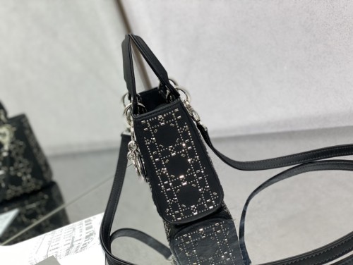 Handbag Dior size 17 cm