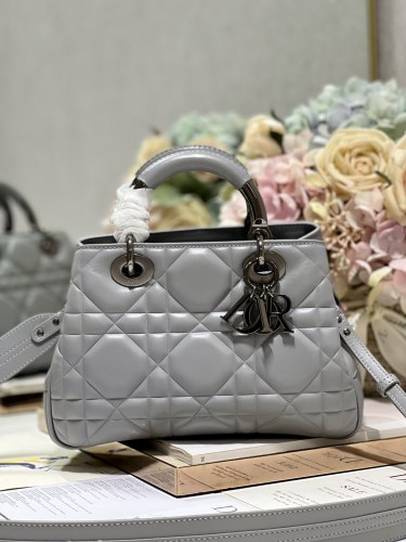 Handbag Dior 0062 size 24*16.5*9.5 cm