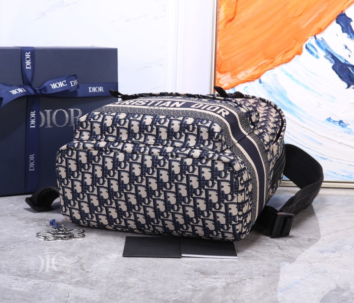 Handbag Dior 99302 size 36x30x15 cm