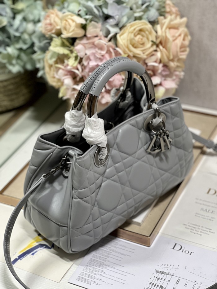 Handbag Dior 0062 size 30*18.5*11.5 cm
