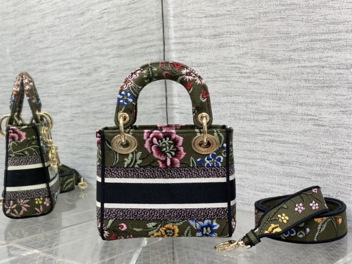 Handbag Dior size 17*7*15 cm