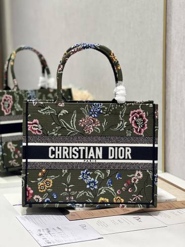 Handbag Dior 1286 size 36×28 cm