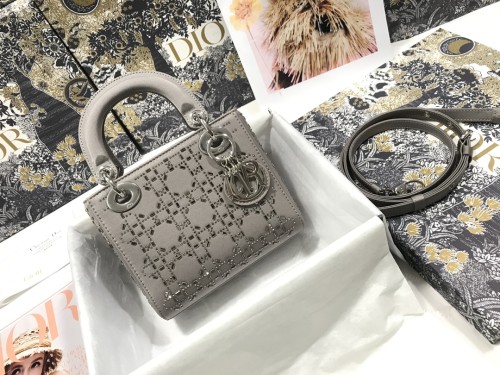 Handbag Dior M0505 size 17×15×7 cm