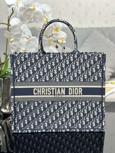 Handbag Dior M1286 size 42 x 35 x 18.5 cm