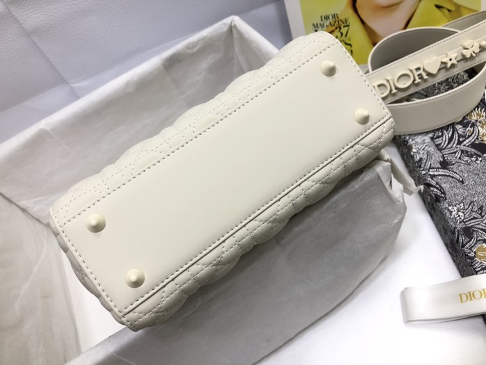 Handbag Dior M0538 size 20*16.5*8 cm